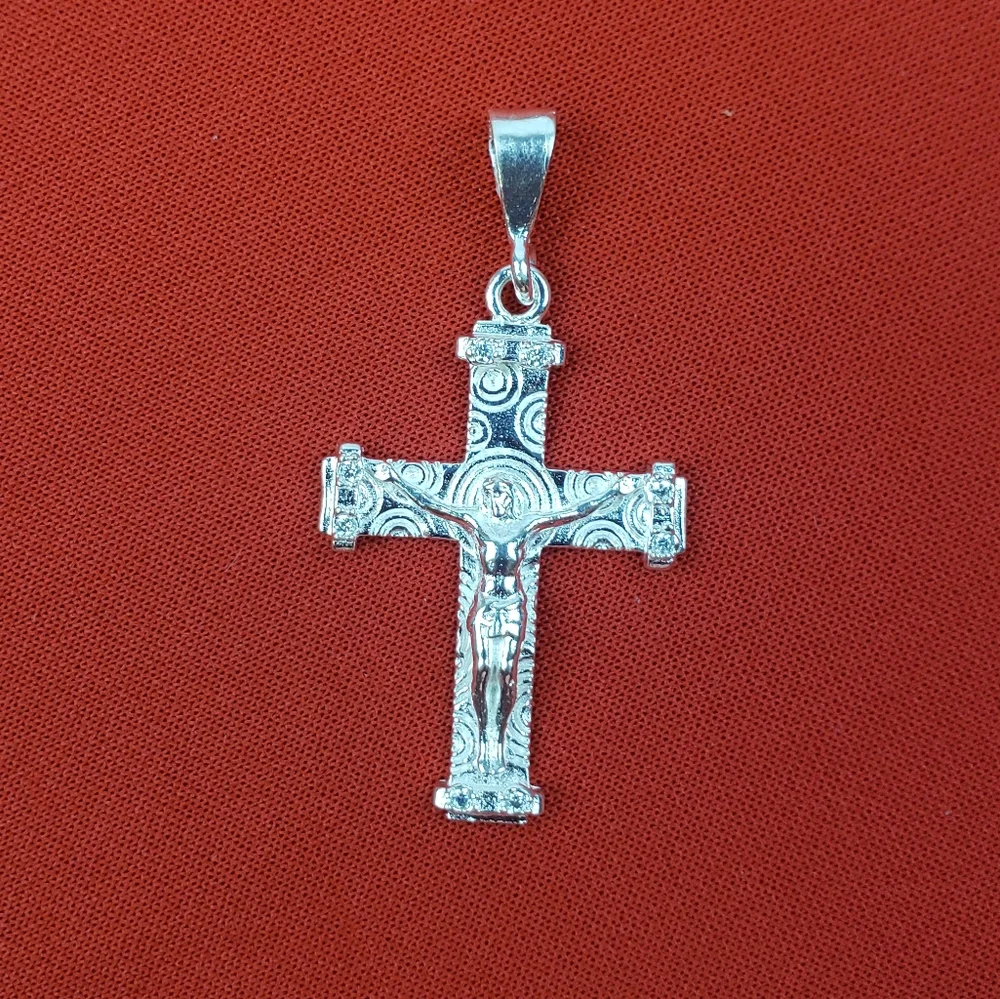925 sterling silver Crucifix‎ pendant/ Jesucristo de plata fina 925